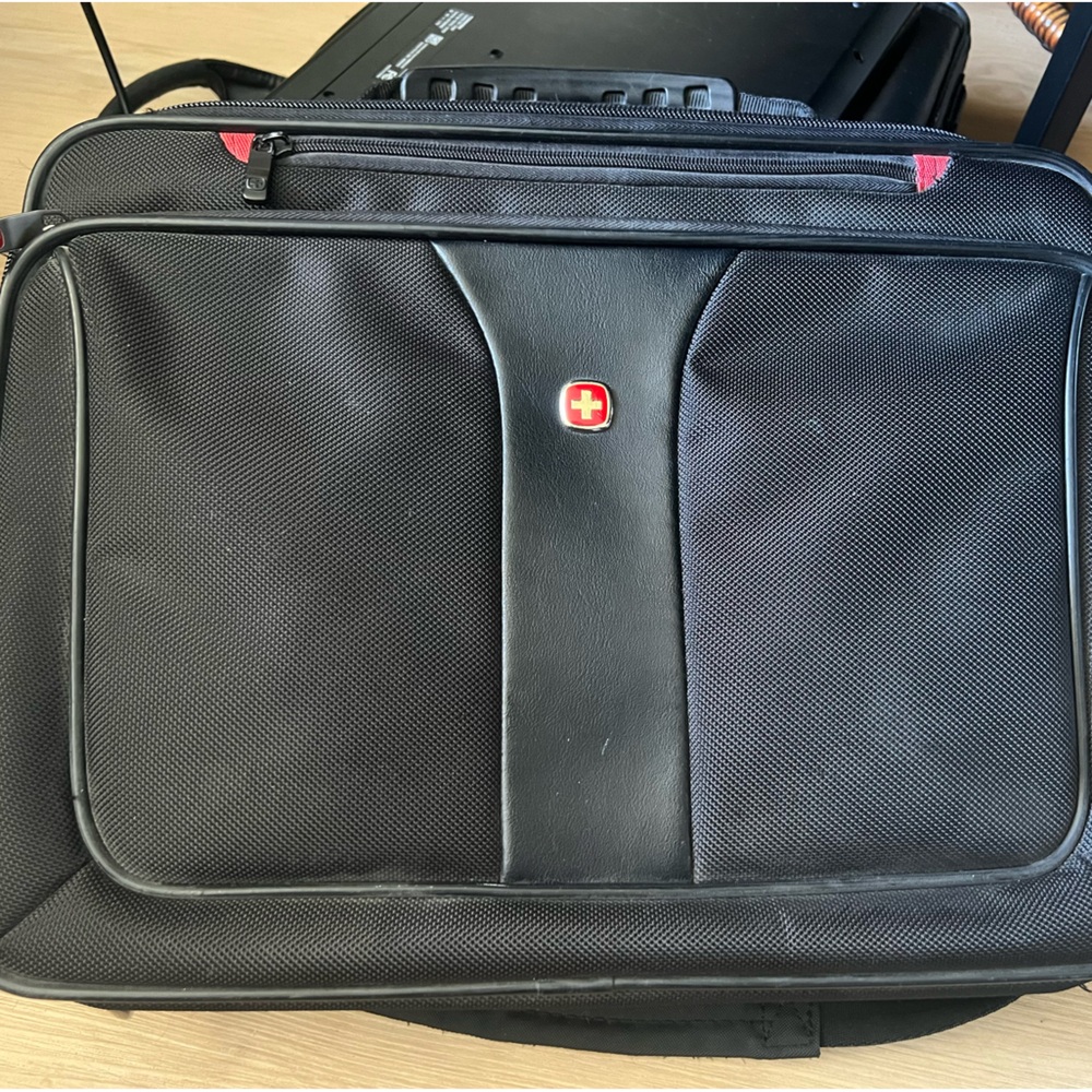 New Wenger Swiss Army Laptop /Messenger Bag